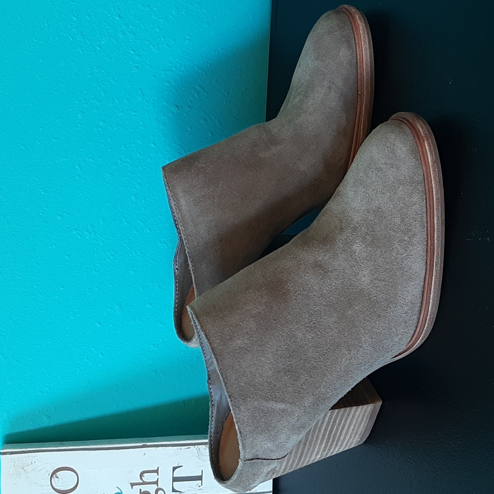 Steve Madden tan leather Milo mules Size 7 1/2